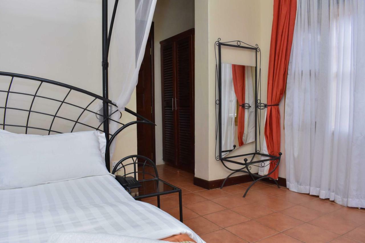 Rates Hotel Mbale Exterior photo